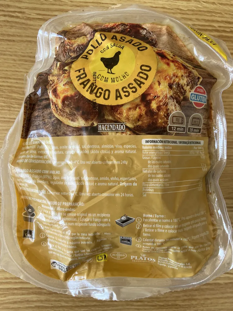 POLLO ASADO CON SALSA / FRANGO ASSADO COM MOLHO