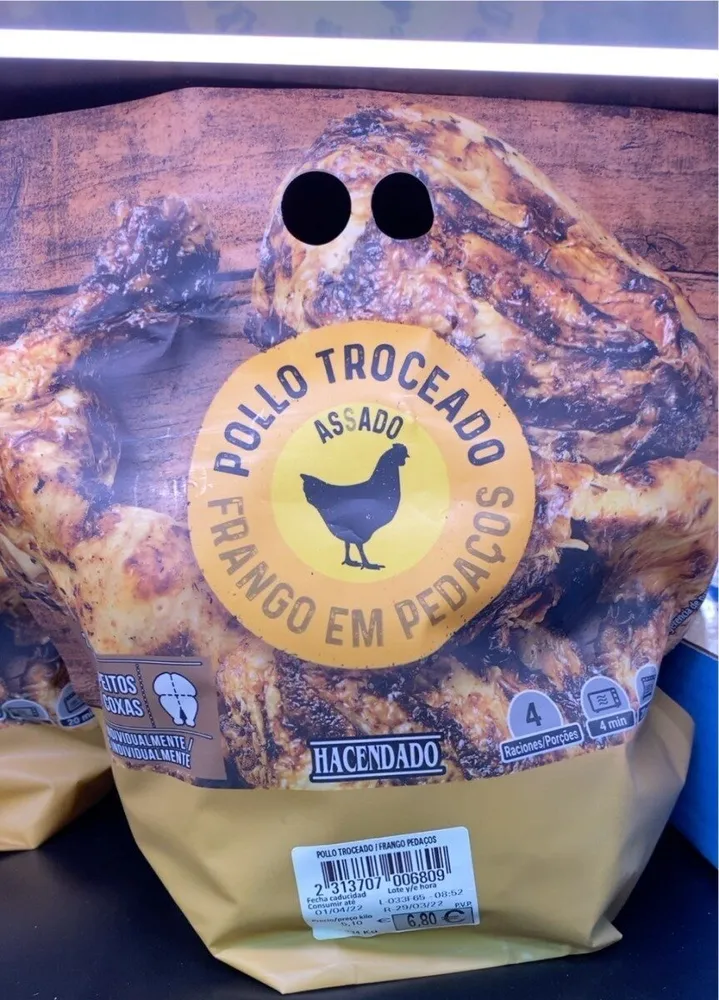 Pollo troceado asado frango em pedaços