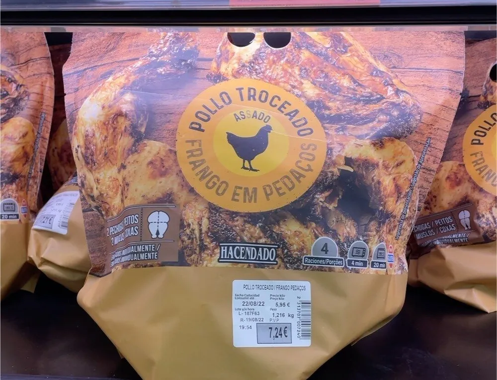 Pollo asado en pedazos