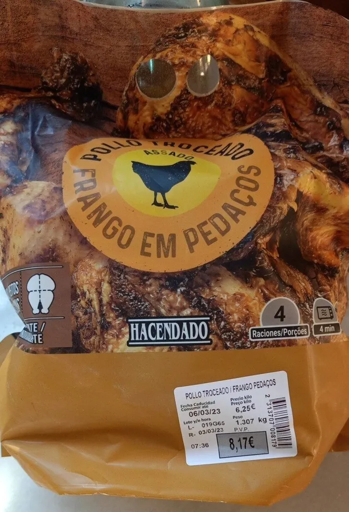 Pollo asado troceado