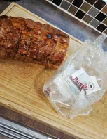 Rôti de porc supérieur doré cuit au four rustadou