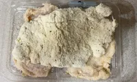 filete de pechuga de pollo marinado empanado
