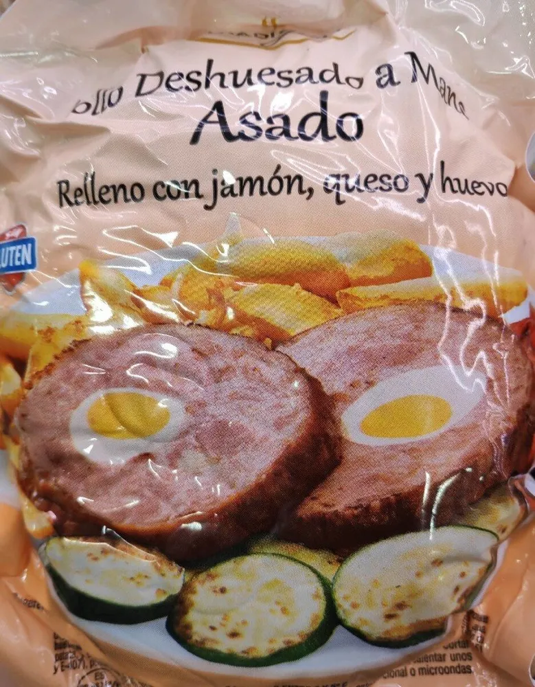 Pollo relleno de jamón, queso y huevo