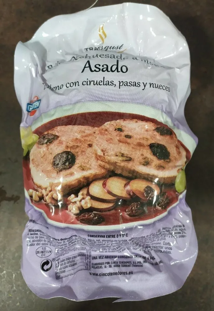 Pollo asado relleno con ciruelas ,pasas y nueces