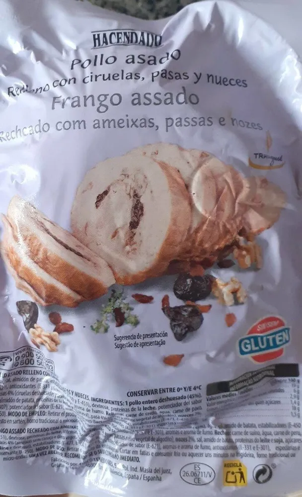 Pollo asado relleno de pasas ciruelas y nueces