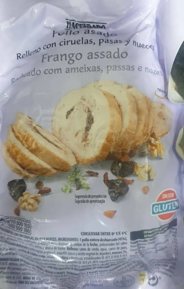 Pollo asado relleno con ciruelas