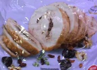 Pollo asado relleno con ciruelas, pasas y nueces