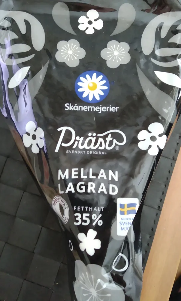 Präst mellan lagrad