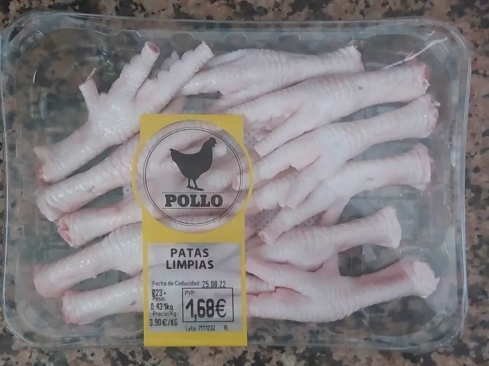 Chicken clean paws