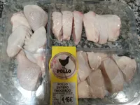 Pollo entero troceado
