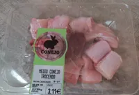 Medio conejo troceado