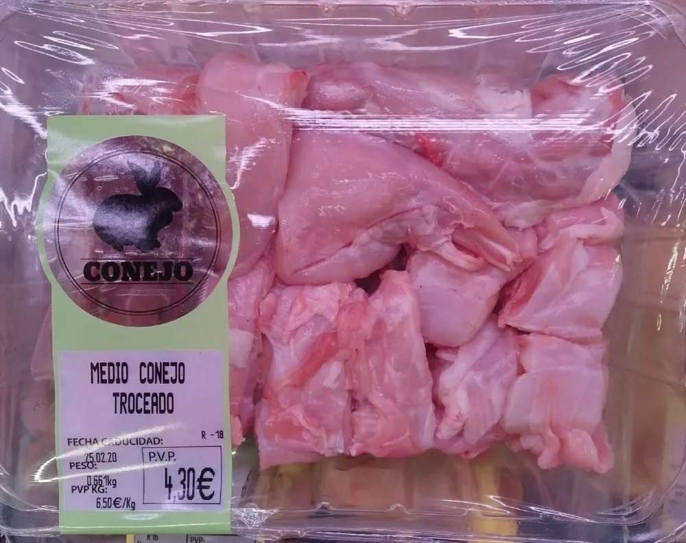 MEDIO CONEJO TROCEADO