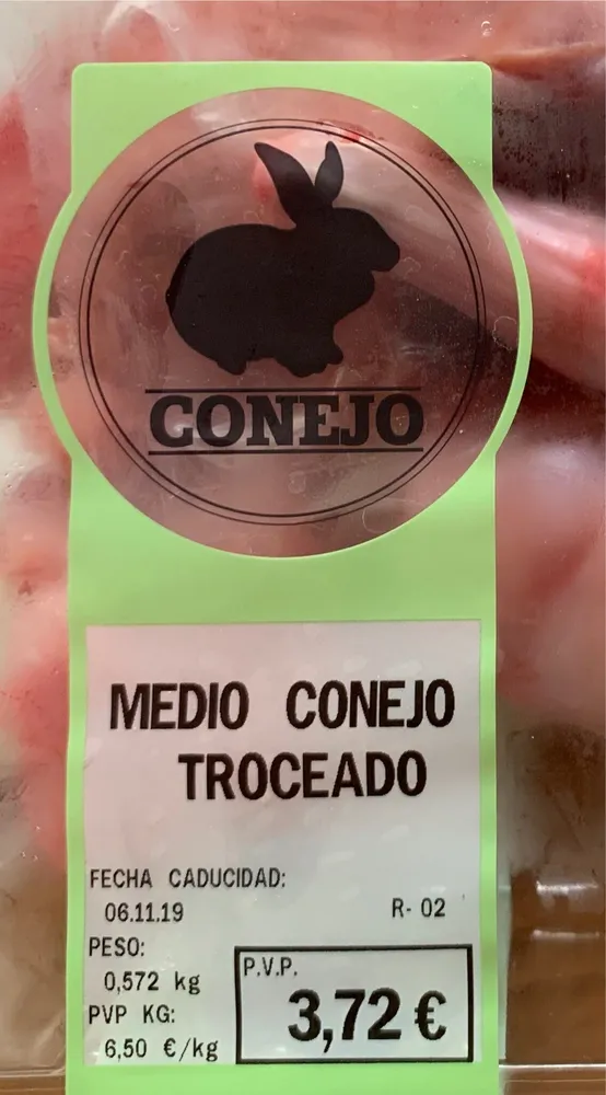 Medio Conejo Troceado