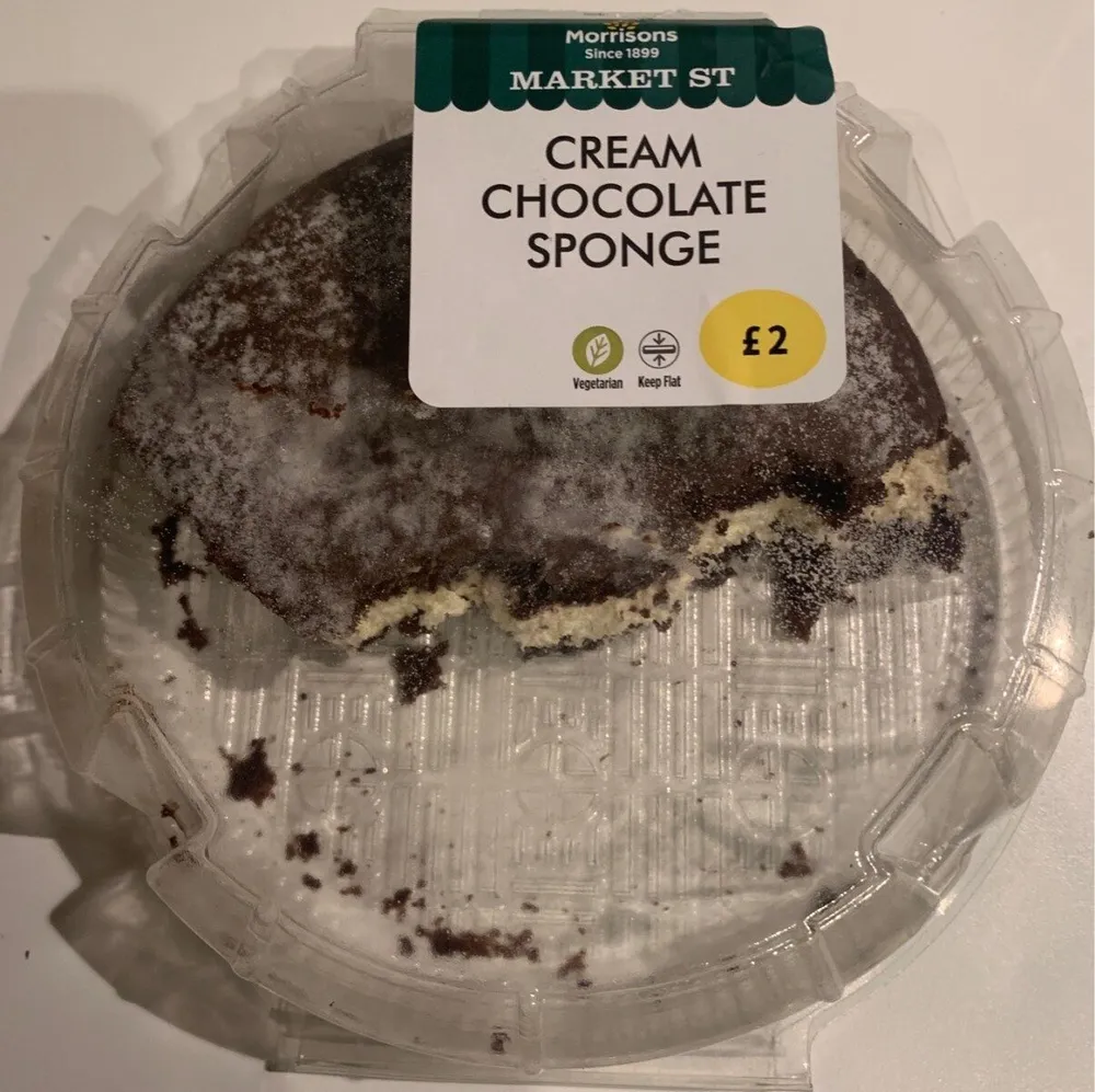 Cream chocolate sponge