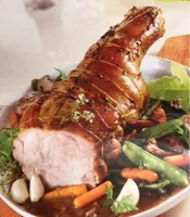 Epaule de porcelet cuit à l’ail et au thym