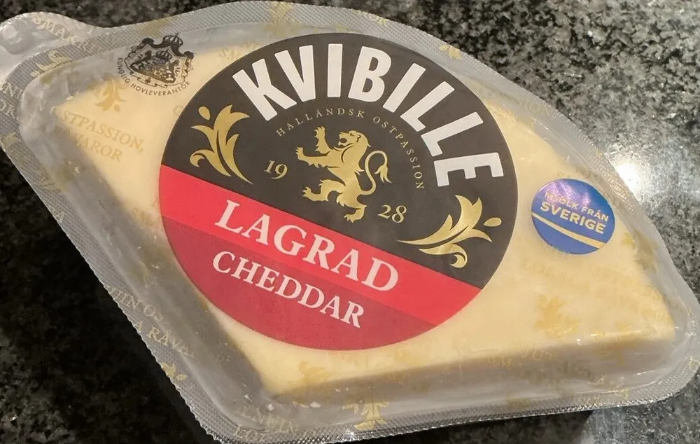 Lagrad Cheddar (32%)