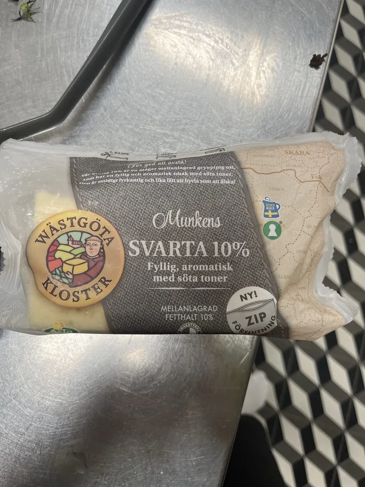 Munkens Svarta 10% Ost