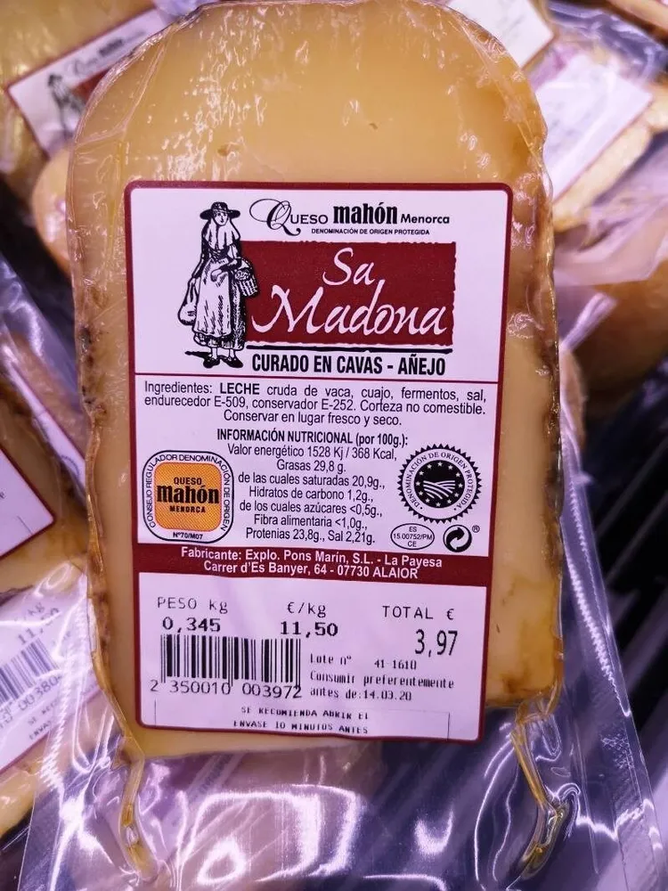 Queso Mahon curado en cavas