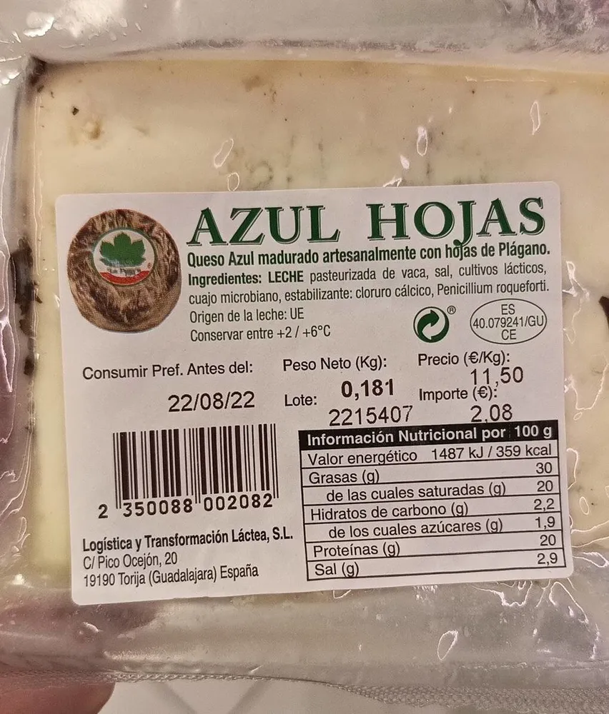 Queso azul madurado artesanalmente con hojas de plágano