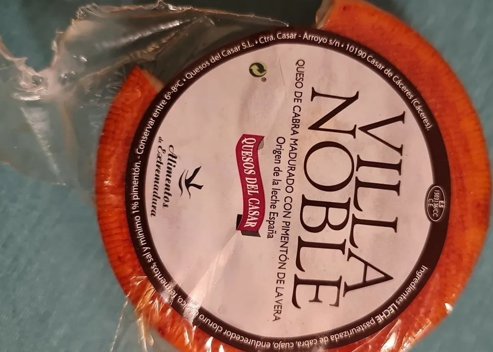 Queso de cabra madurado con pimentón de la vera