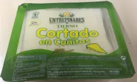 Queso tierno cortado en cuñitas