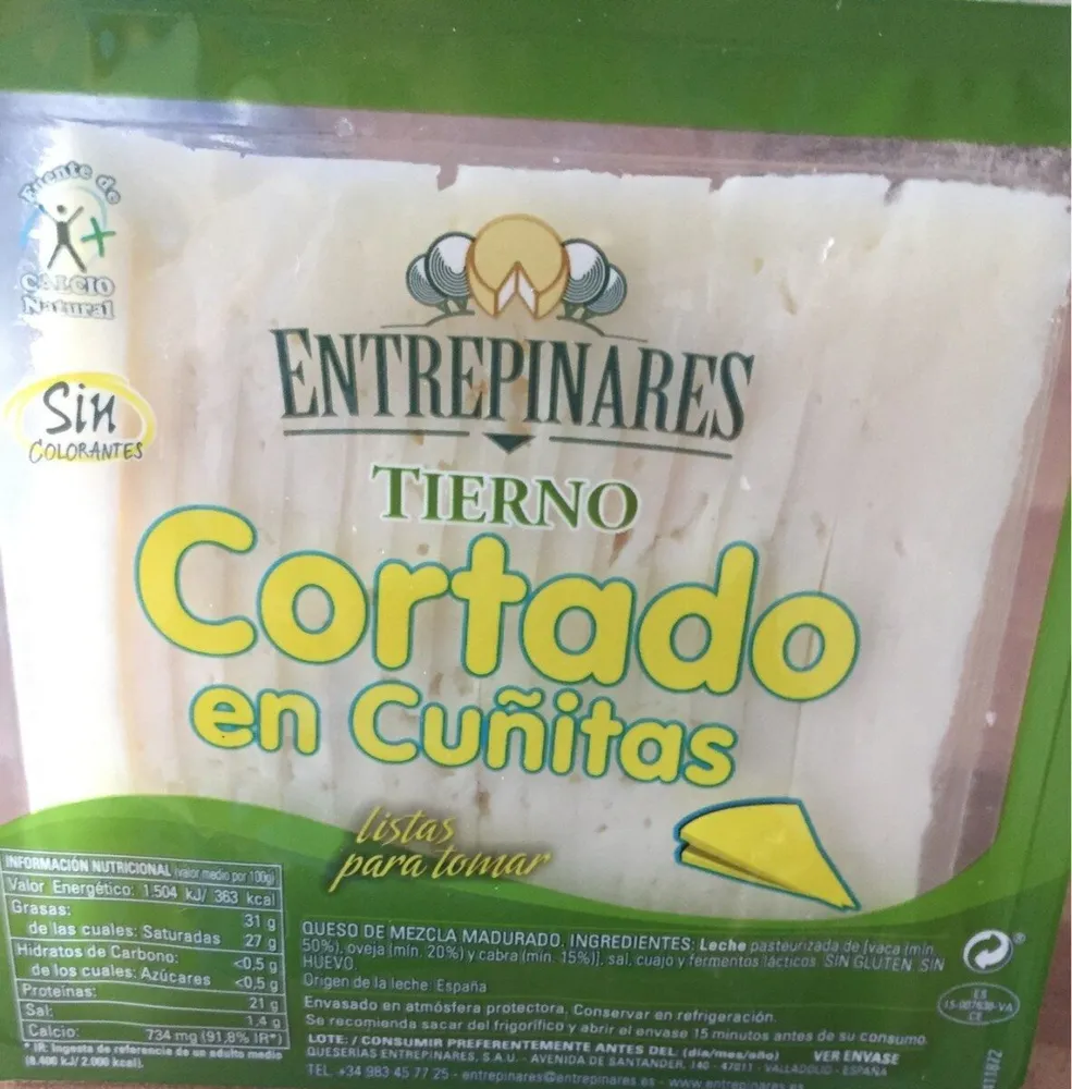 Queso tierno cortado en cuñitas