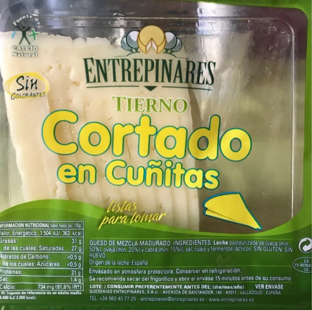 Queso tierno cortado en cuñitas