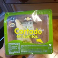 Queso tierno cortado en cuñitas