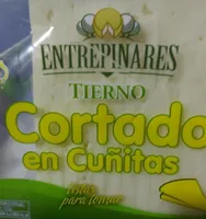 Queso tierno cortado en cuñitas