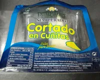 Queso semicurado cortado en cuñitas