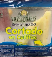 Semicurado cortado en cuñitas