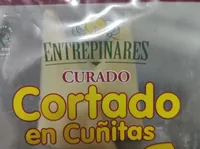 Queso cortado en cuñitas