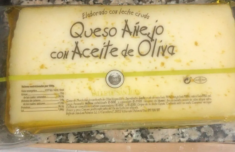 Queso Añejo con aceite de oliva