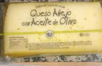 Queso Añejo con aceite de oliva