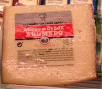 Quedo de oveja ahumado