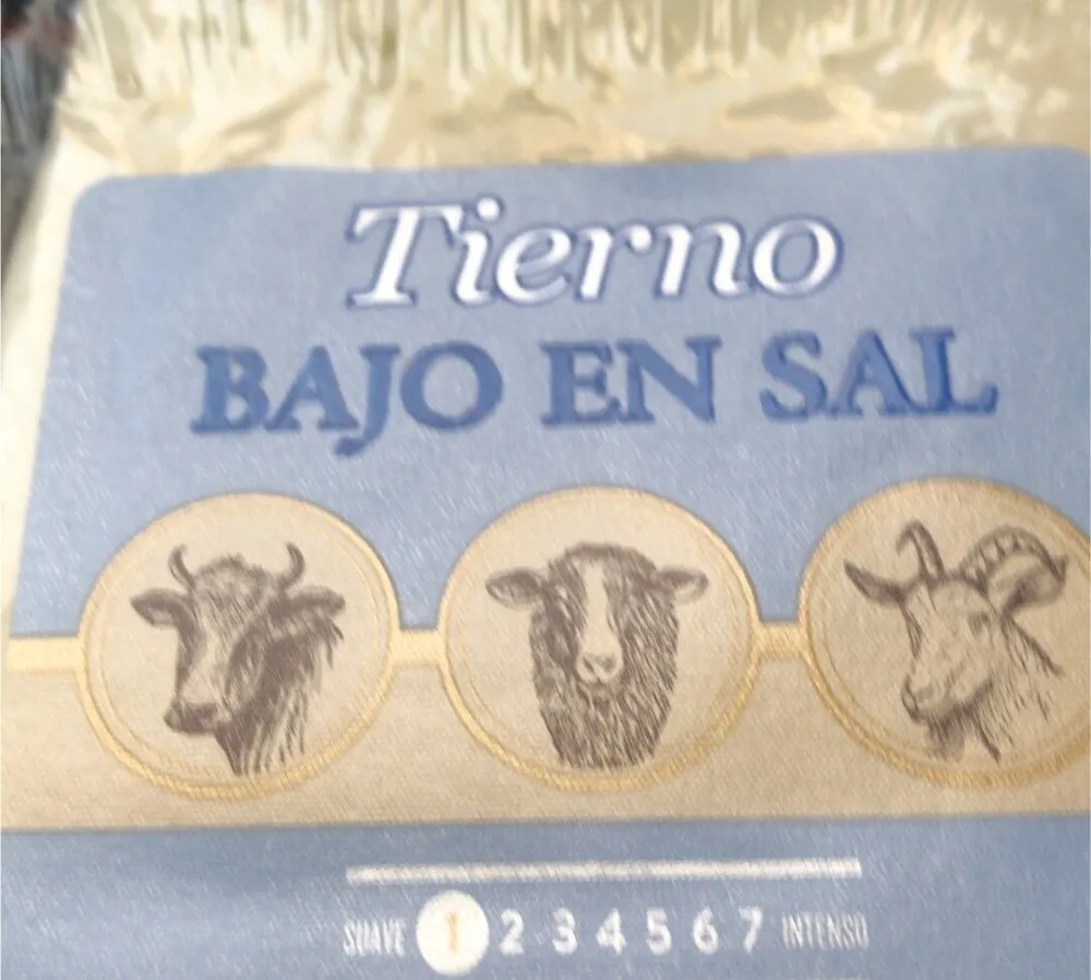 Quedo tierno bajo en sal