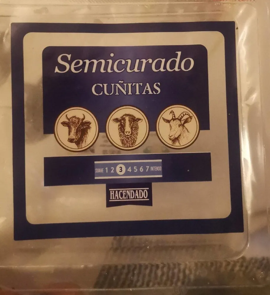 Queso semicurado en cuñitas