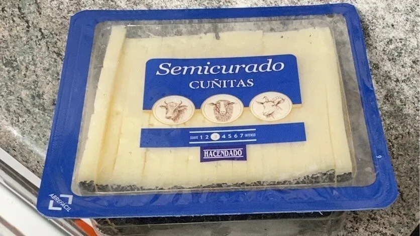 Queso semicurado cuñitas