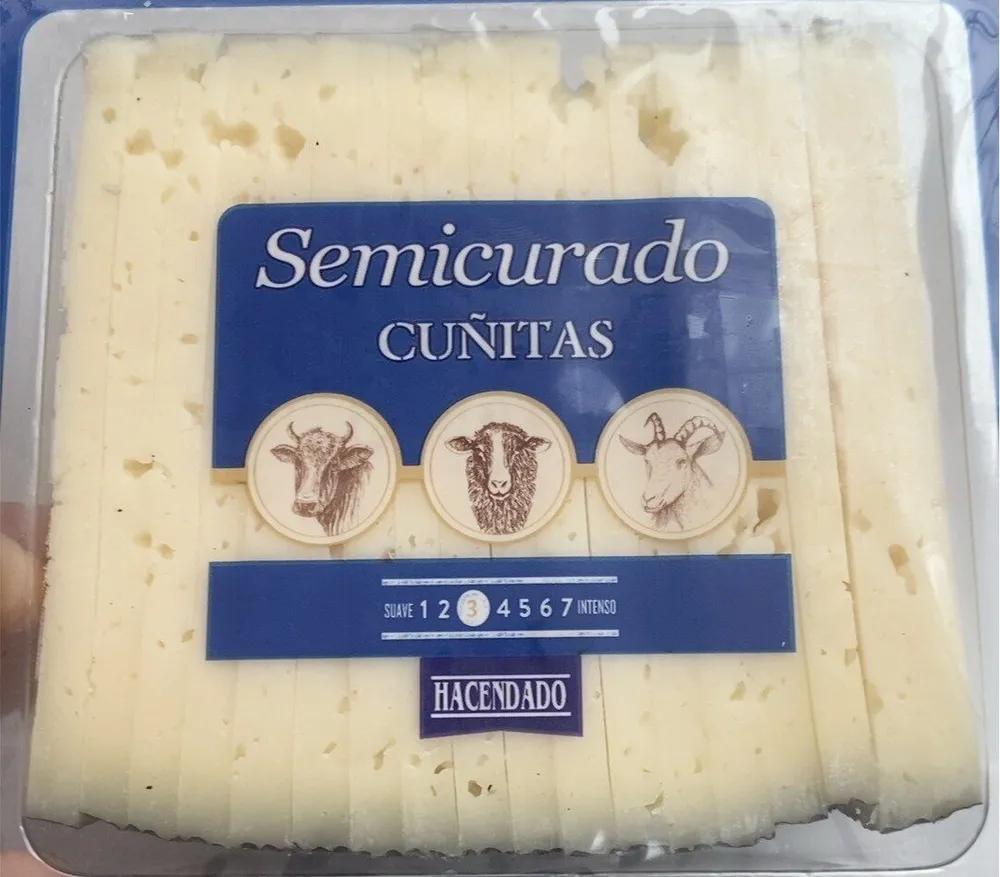 Queso semicurado cuñas