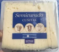 Queso semicurado cuñas