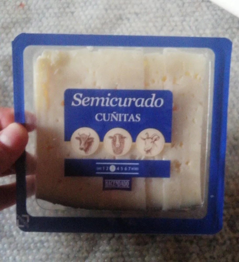 Cuña de queso semicurado