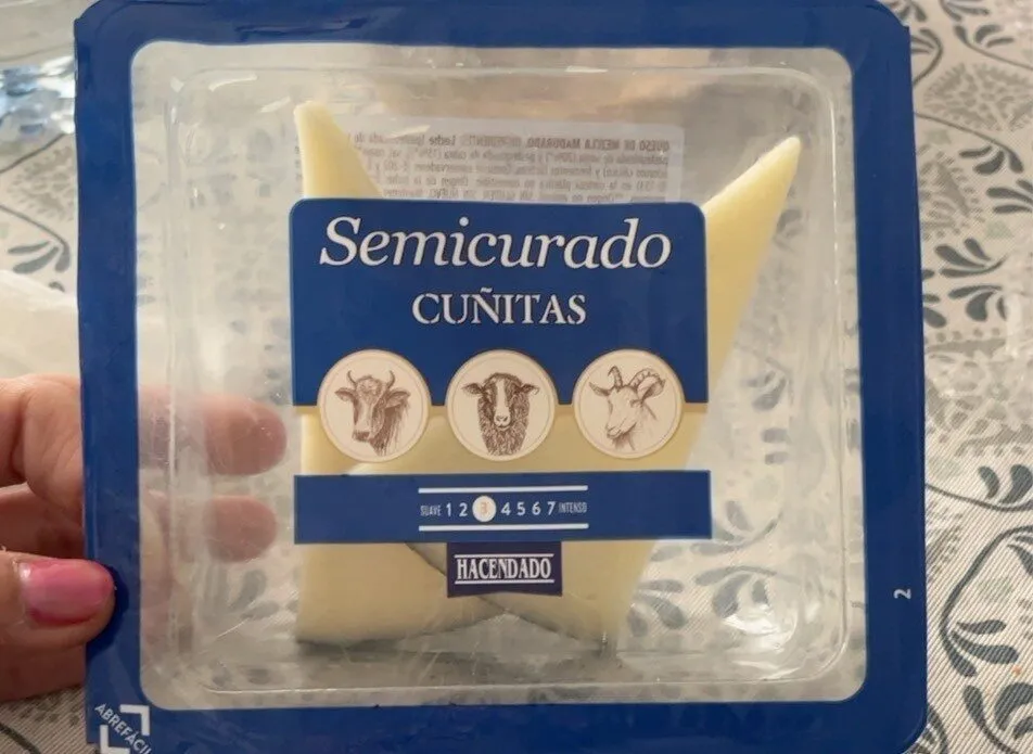 Queso semicurado cuñitas
