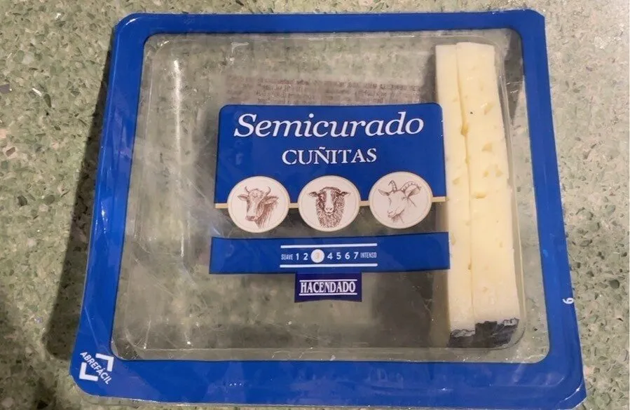 Queso semicurado cuñitas