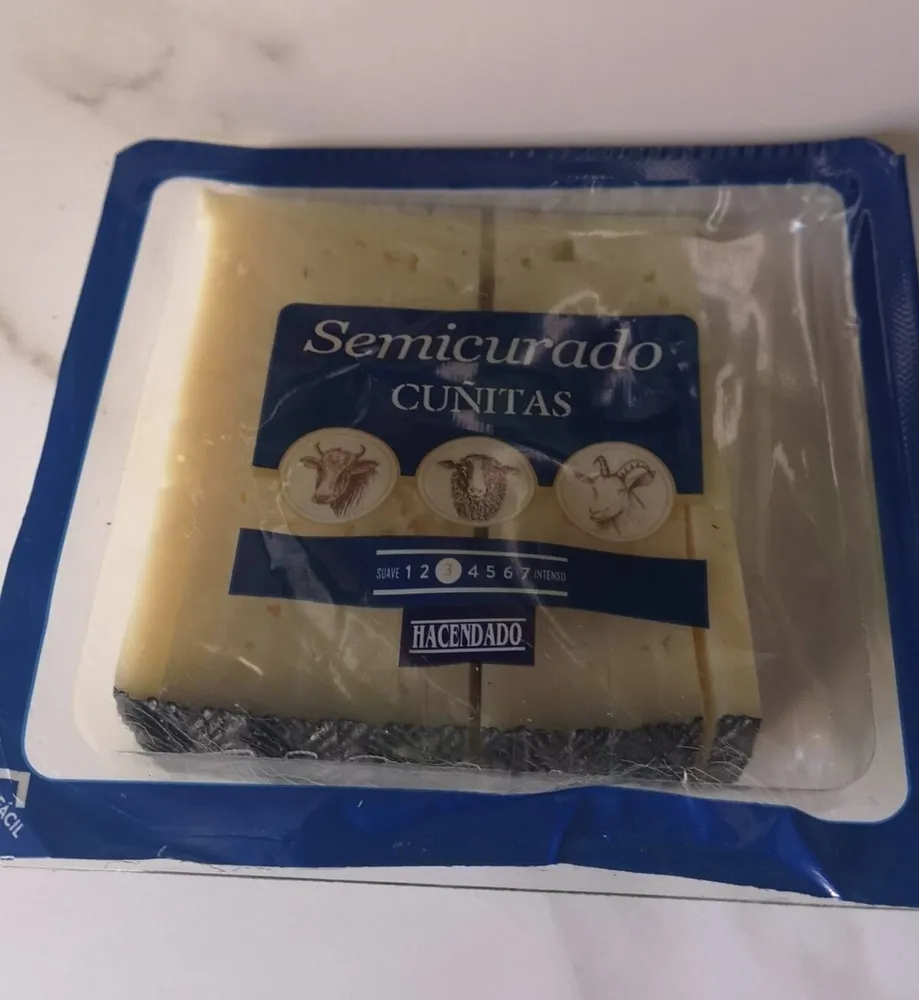 Queso semicurado cuñitas
