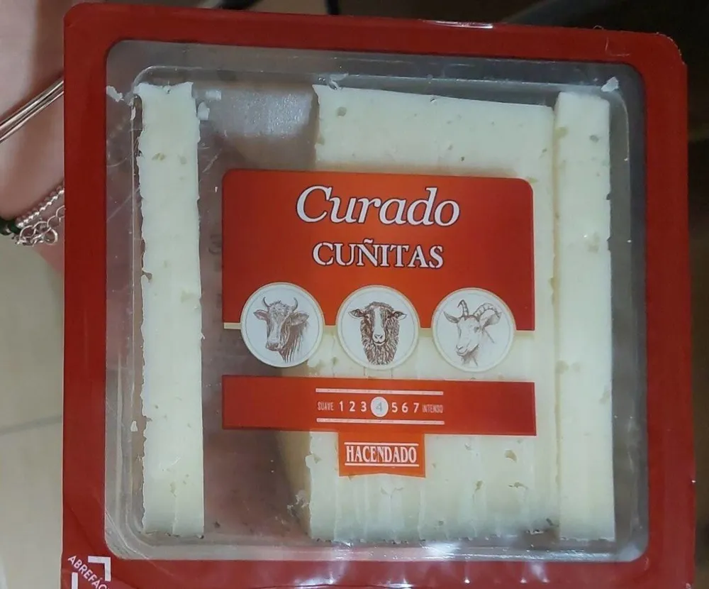 Queso curado cuñita