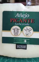 Entrepinares cuña de queso añejo picante