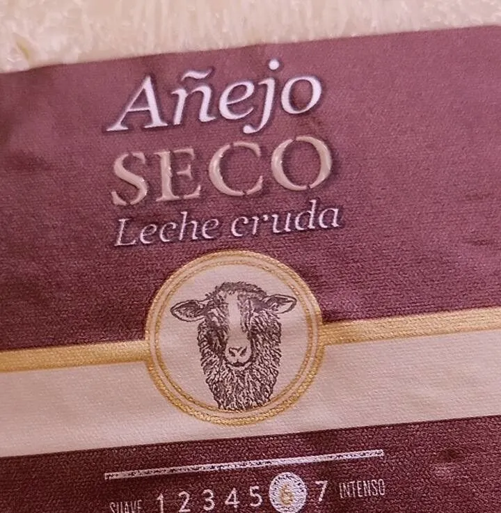 Queso añejo seco