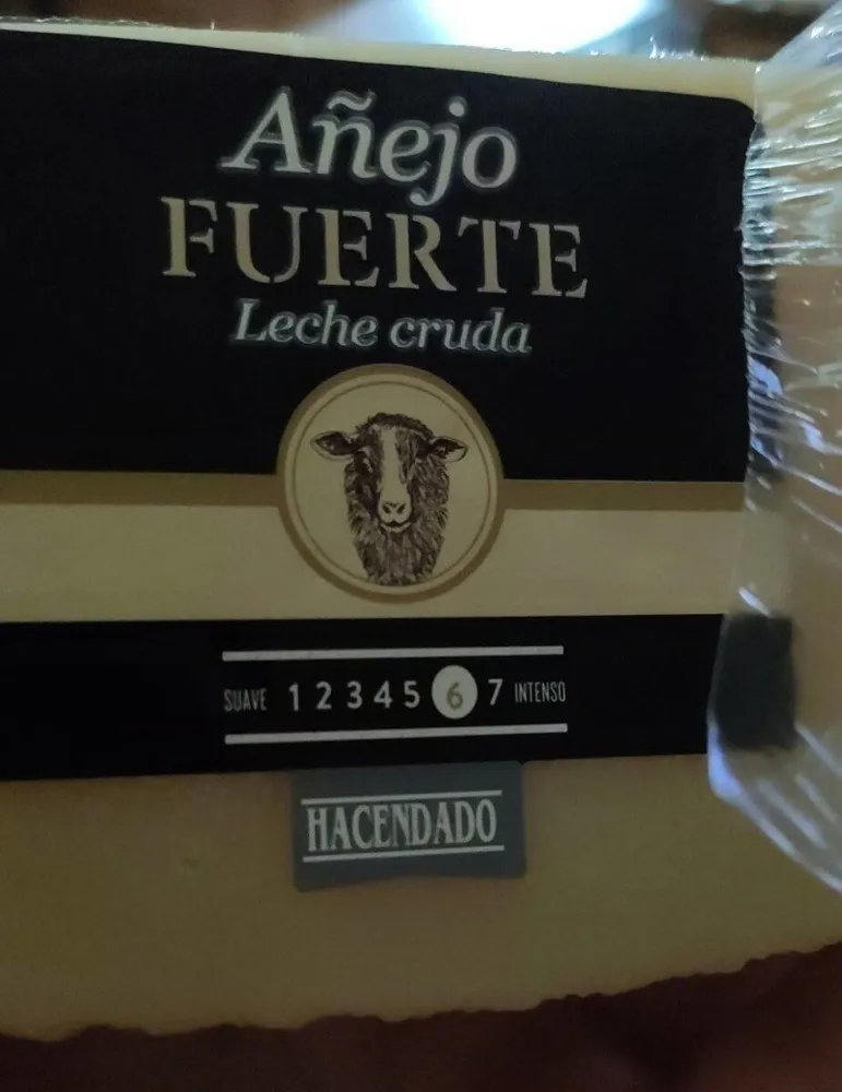 Queso Añejo fuerte de leche cruda