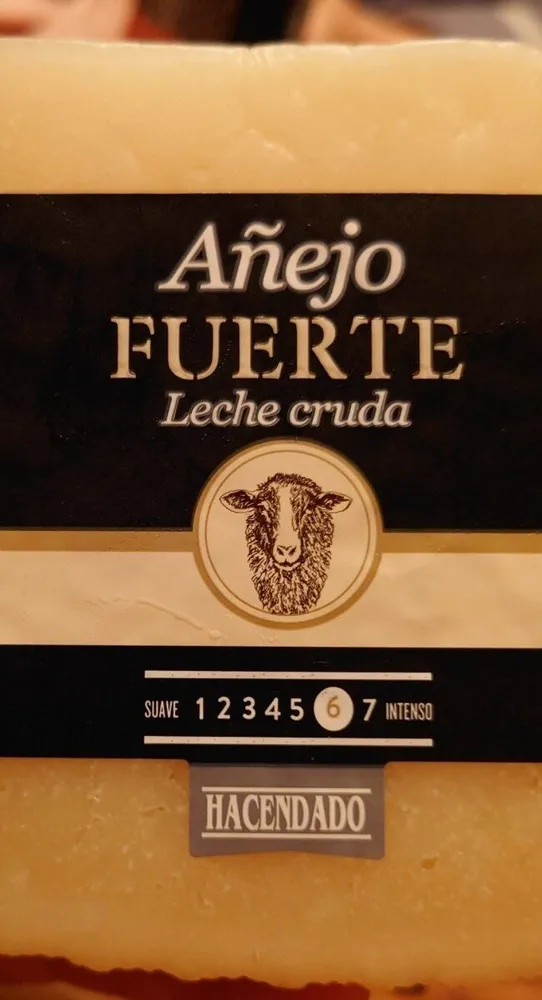 Añejo fuerte leche cruda