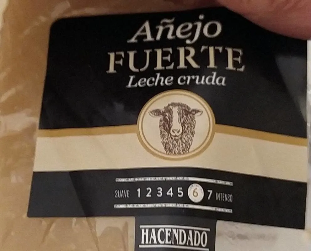 Añejo fuerte leche cruda